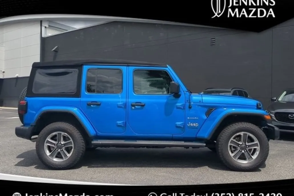 2022 Jeep Wrangler Unlimited Sahara photo 1