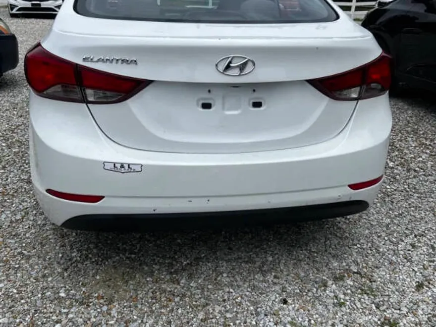 2016 Hyundai Elantra SE photo 1