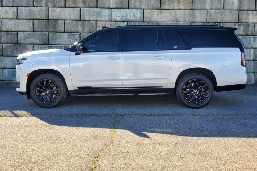 2022 Cadillac Escalade ESV Sport Platinum photo 1