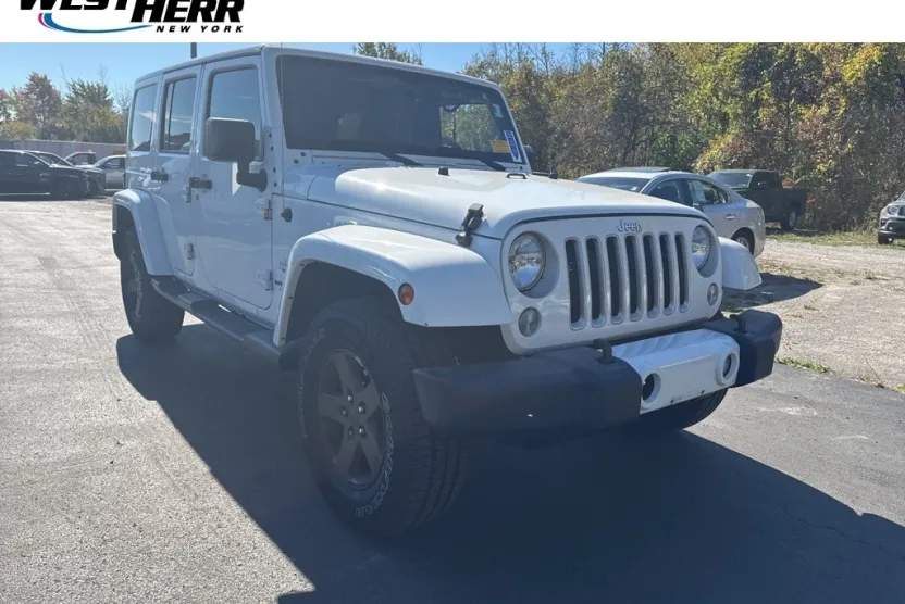2016 Jeep Wrangler Unlimited Sahara photo 1