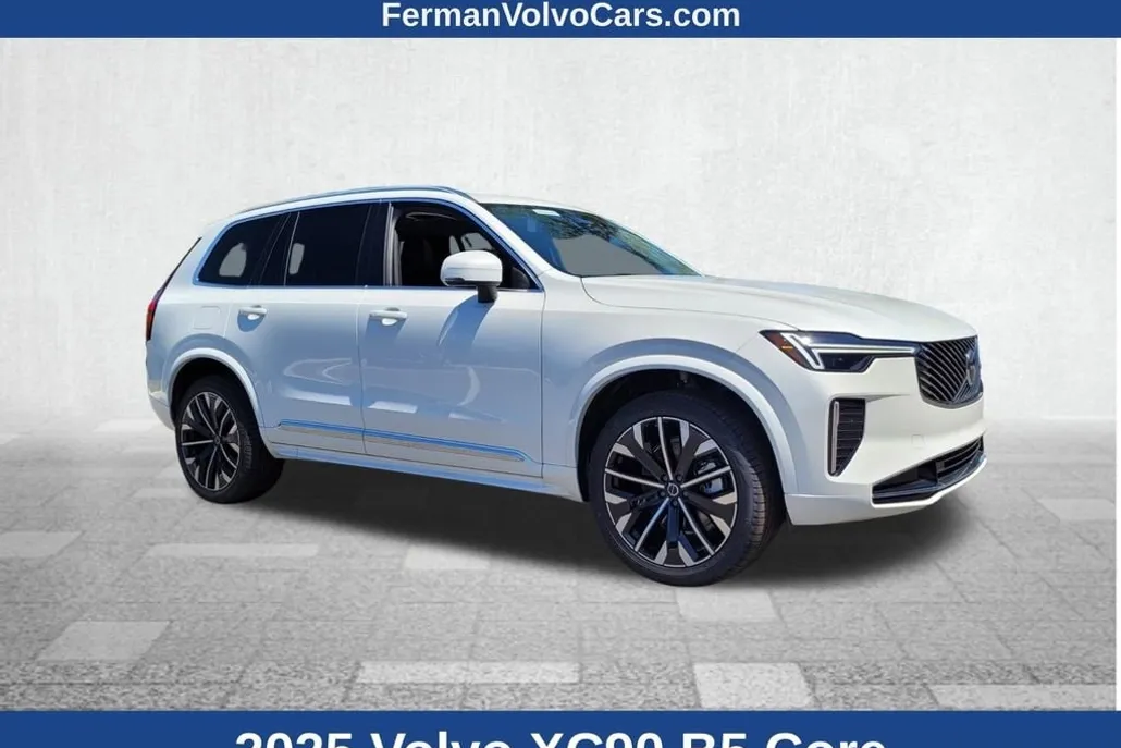2025 Volvo XC90 B5 Core photo 1