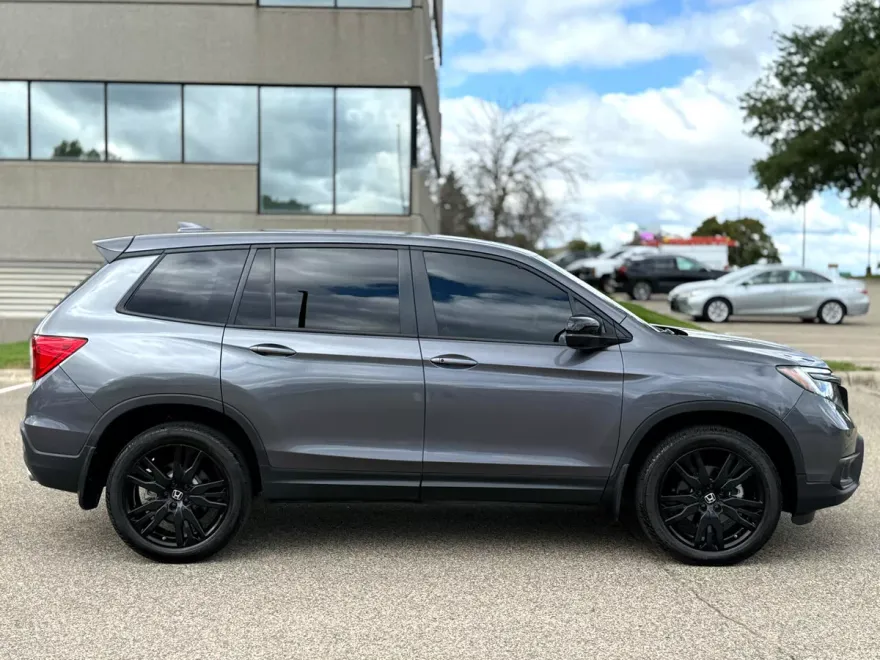 2021 Honda Passport Sport photo 1