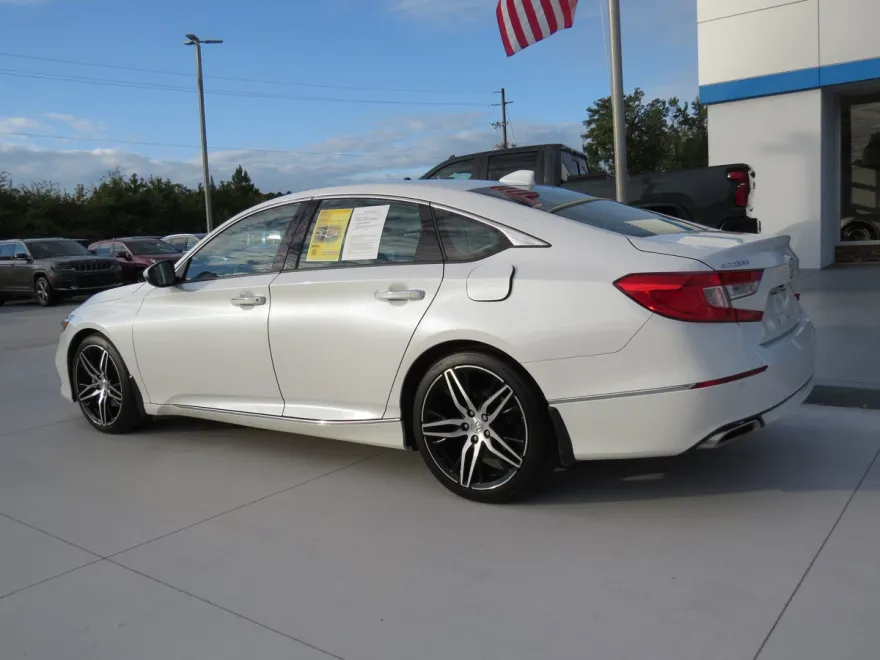 2021 Honda Accord Touring photo 1