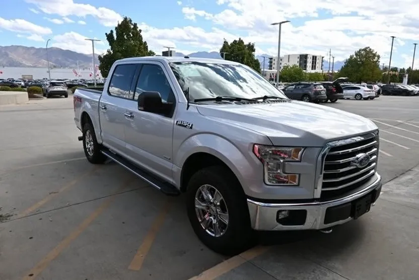 2017 Ford F-150 XLT photo 1