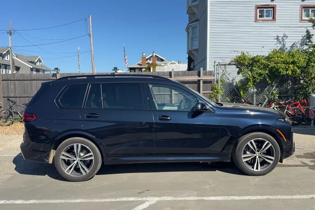 2025 Bmw X7 xDrive40i photo 1