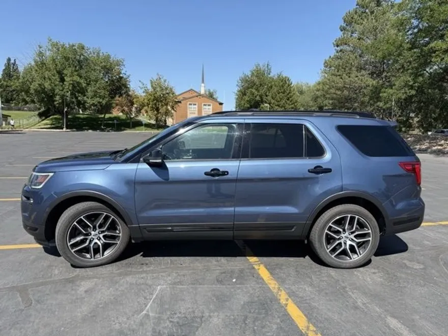 2019 Ford Explorer Sport photo 1