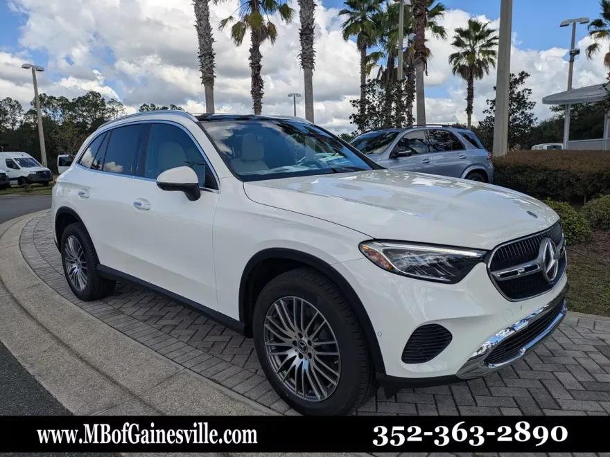 2026 Mercedes Benz GLC 300 photo 1