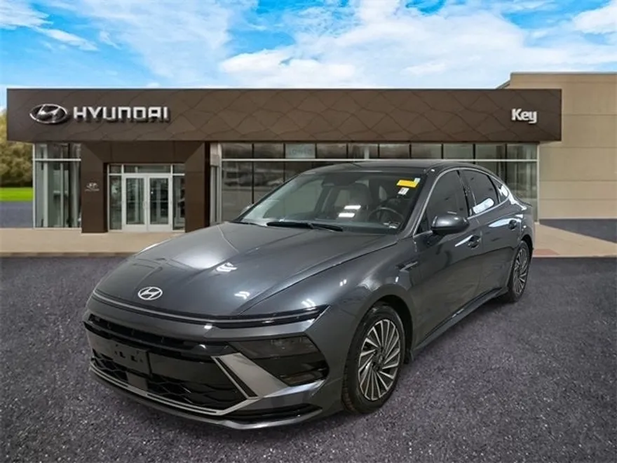 2024 Hyundai Sonata Hybrid SEL photo 1