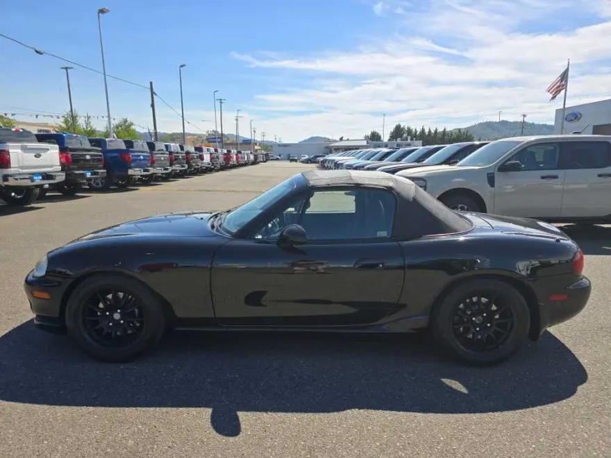 1999 Mazda MX-5 Miata Miata Sport photo 2