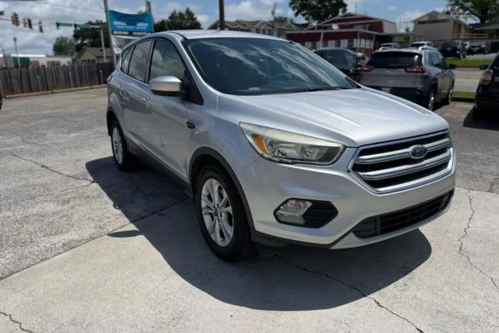2017 Ford Escape SE photo 1