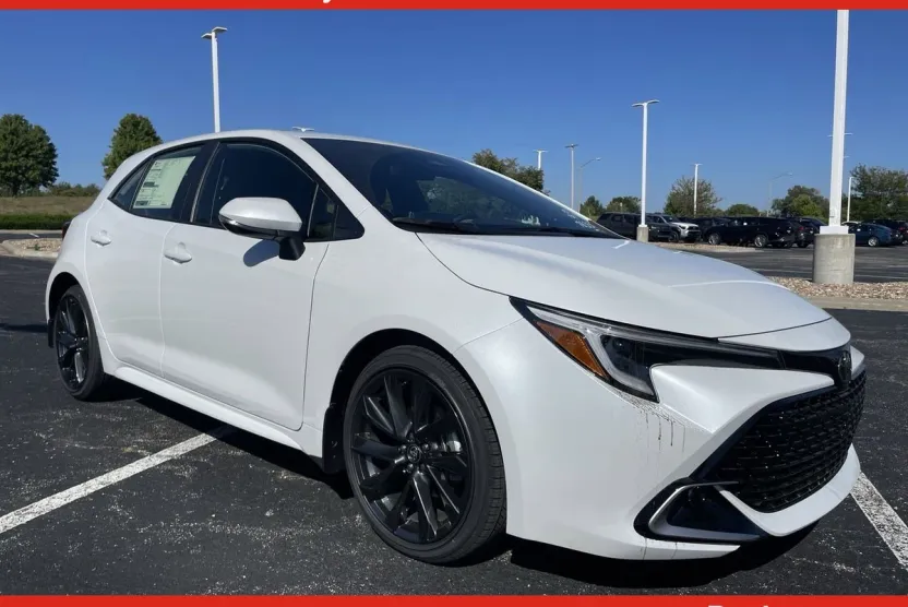 2025 Toyota Corolla XSE photo 1