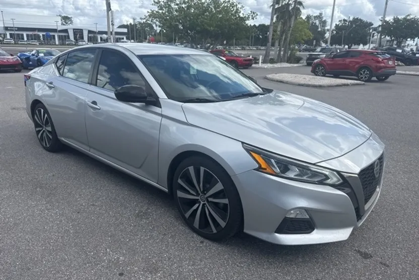 2019 Nissan Altima 2.5 SR photo 1