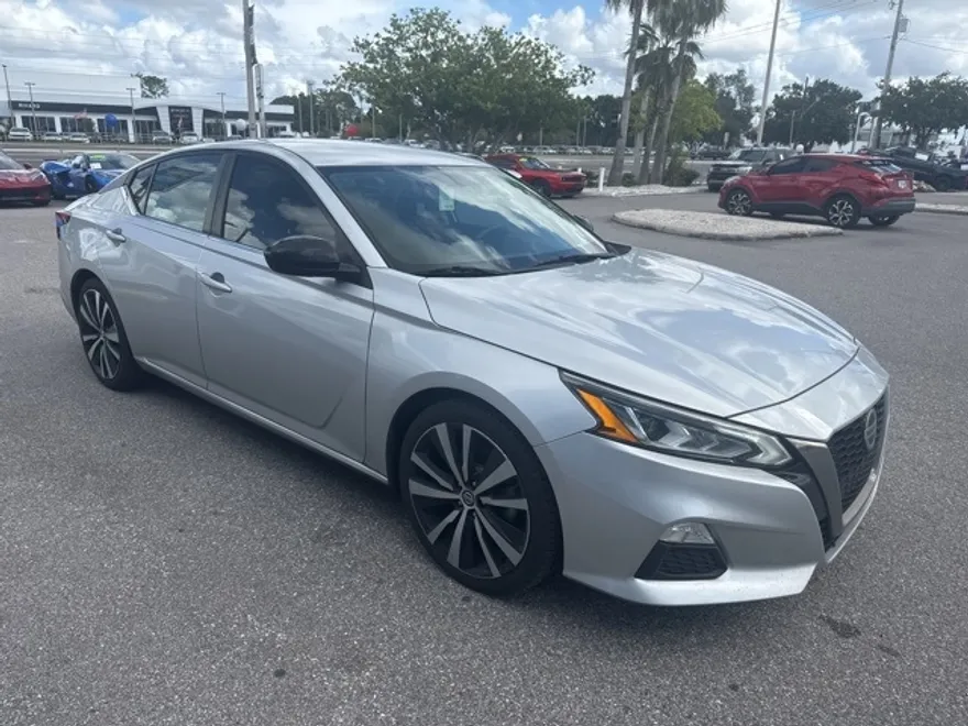 2019 Nissan Altima 2.5 SR photo 1