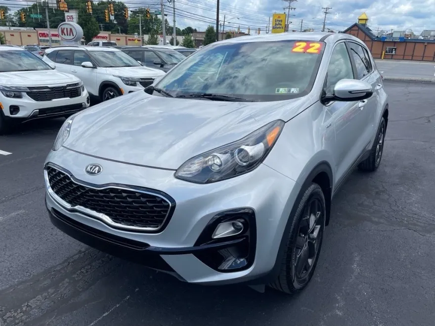 2022 Kia Sportage LX photo 1