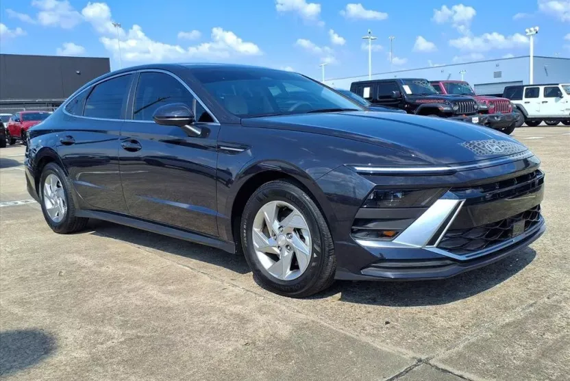 2025 Hyundai Sonata SE photo 1