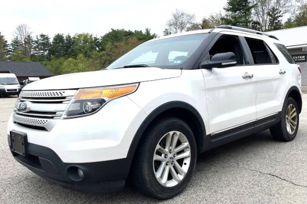 2013 Ford Explorer XLT photo 1