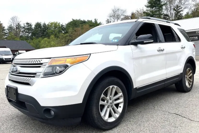 2013 Ford Explorer XLT photo 1