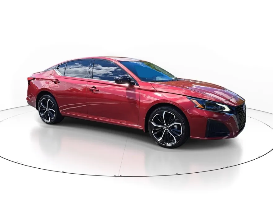 2024 Nissan Altima 2.5 SR photo 1