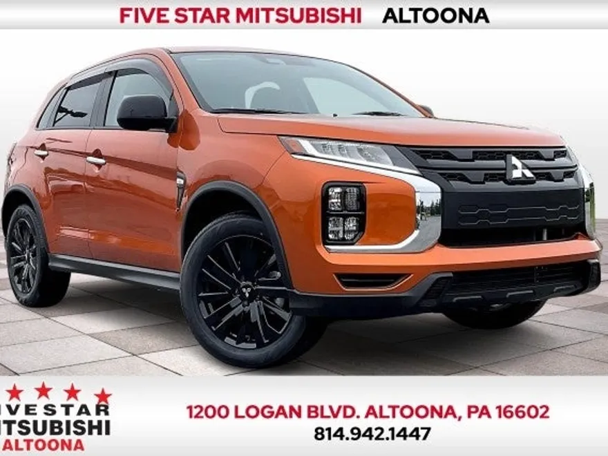 2025 Mitsubishi Outlander Sport LE photo 1
