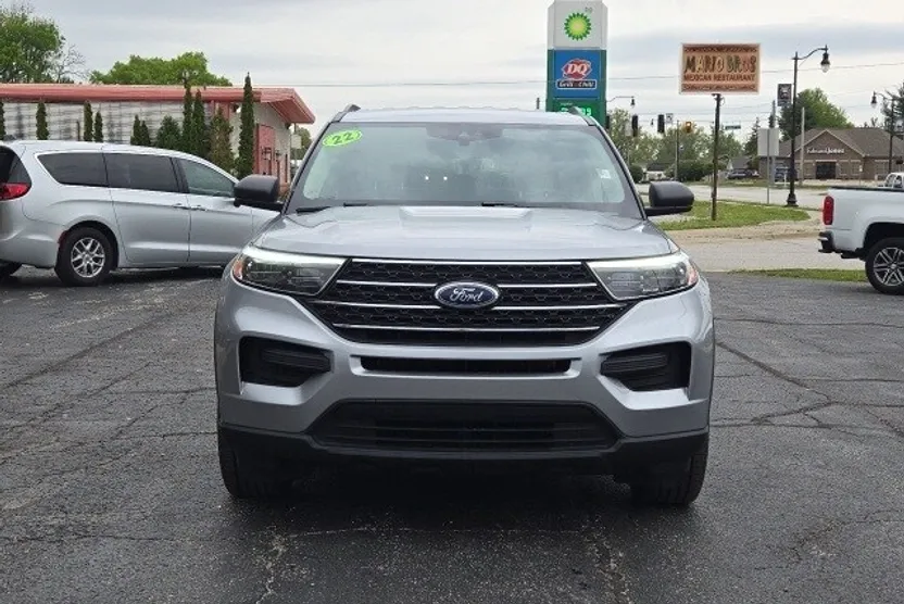 2022 Ford Explorer XLT photo 1