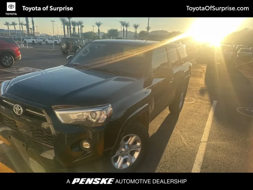 2021 Toyota 4Runner SR5 photo 1