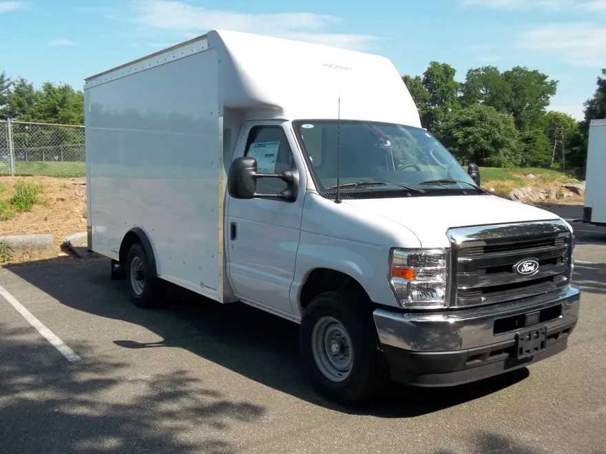 2026 Ford E-350 Base photo 1