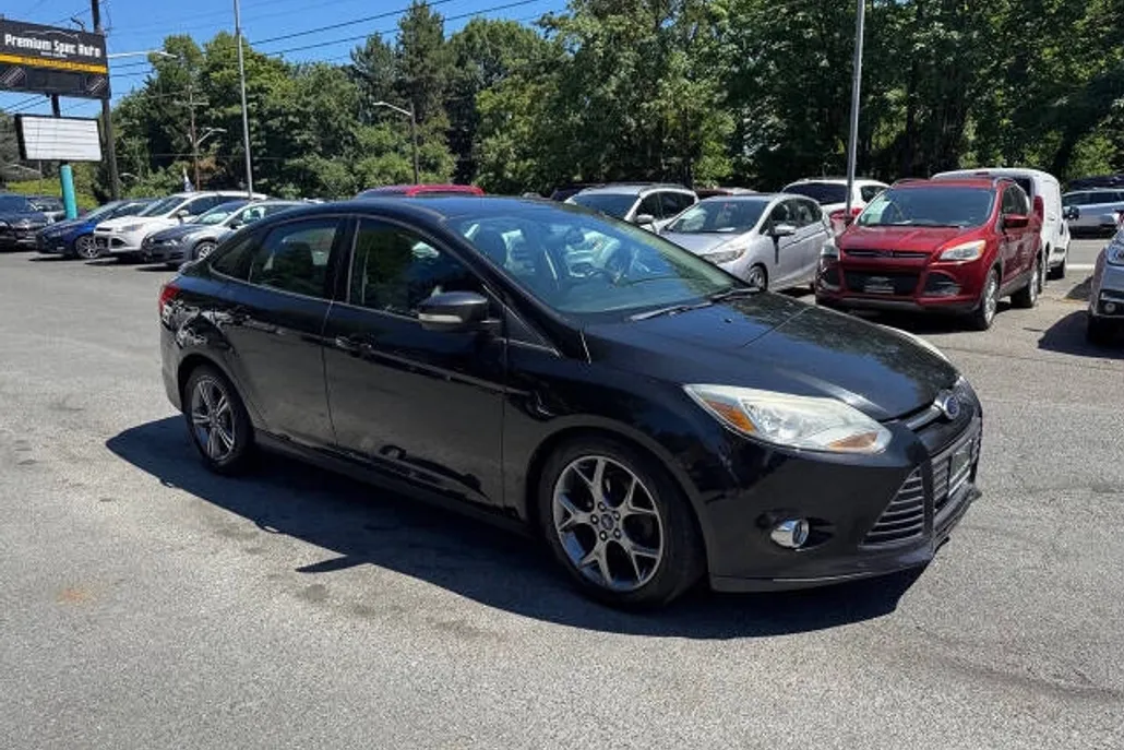 2014 Ford Focus Sedan photo 1