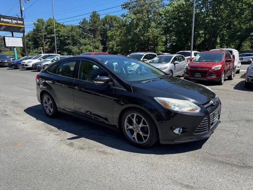 2014 Ford Focus Sedan photo 1