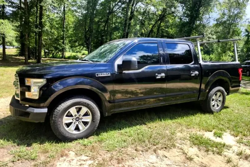 2017 Ford F-150 XLT photo 1