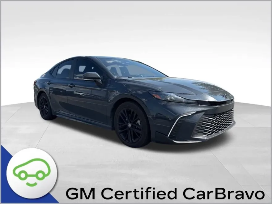 2025 Toyota Camry SE photo 1