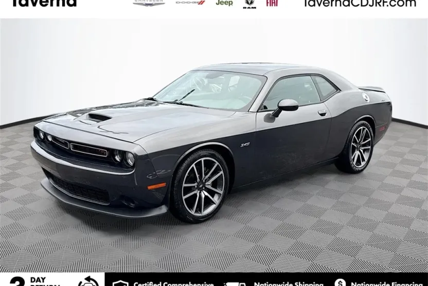 2023 Dodge Challenger R/T photo 1