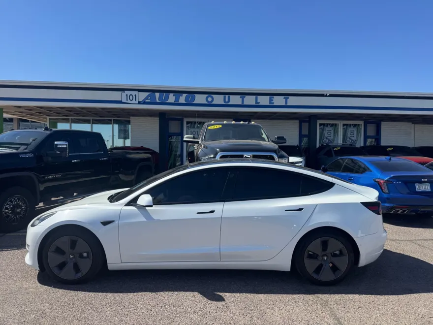2021 Tesla Model 3 Standard Range Plus photo 1