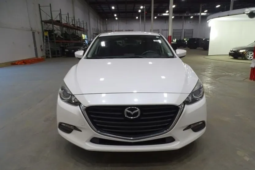 2018 Mazda Mazda3 Touring photo 1