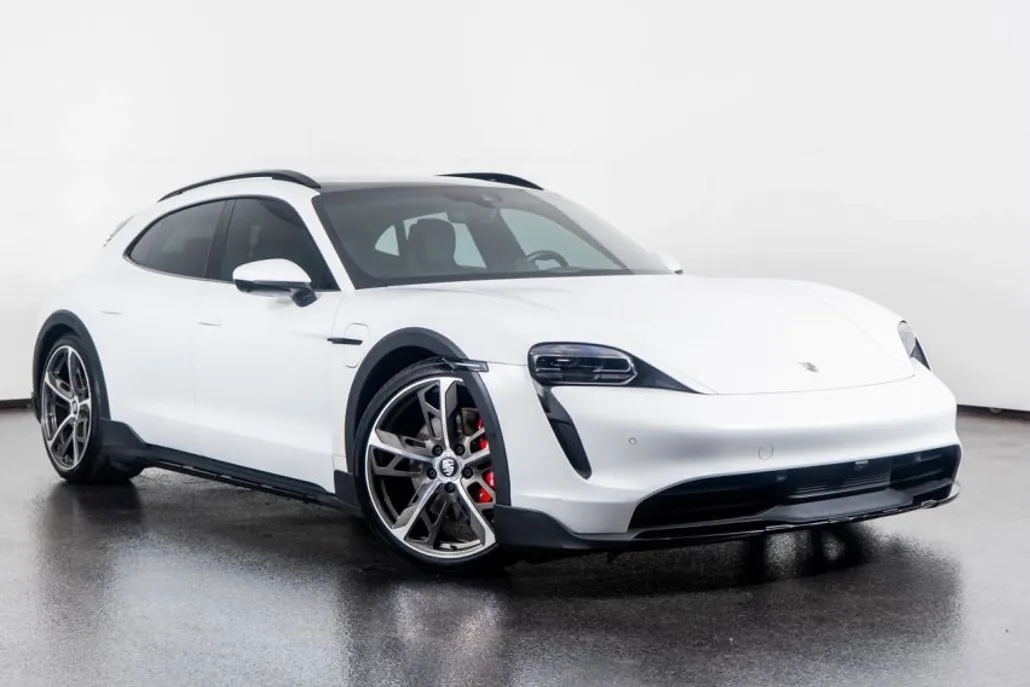 2022 Porsche Taycan 4S Cross Turismo photo 1