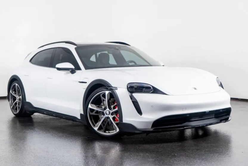 2022 Porsche Taycan 4S Cross Turismo photo 1