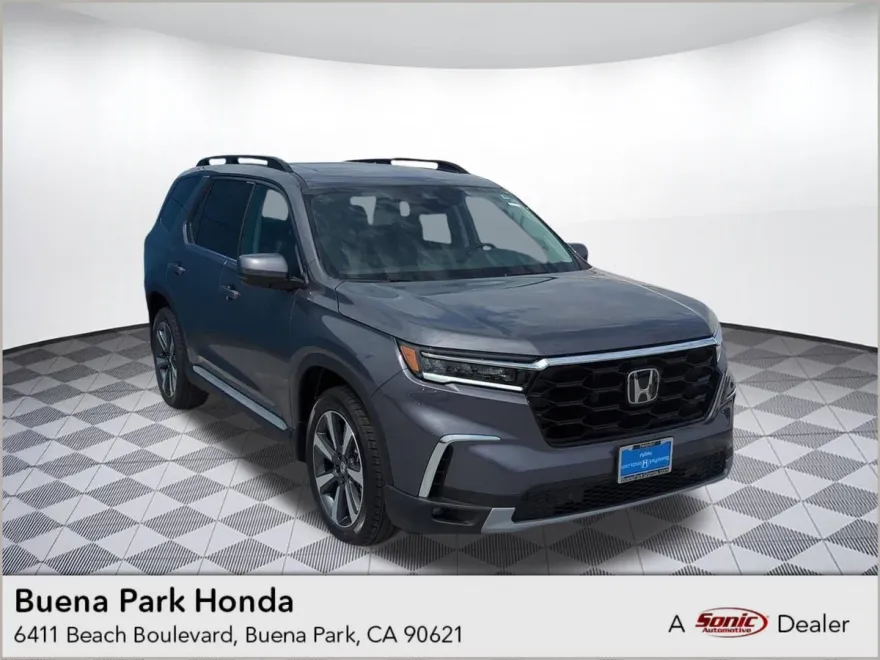 2025 Honda Pilot Touring photo 1