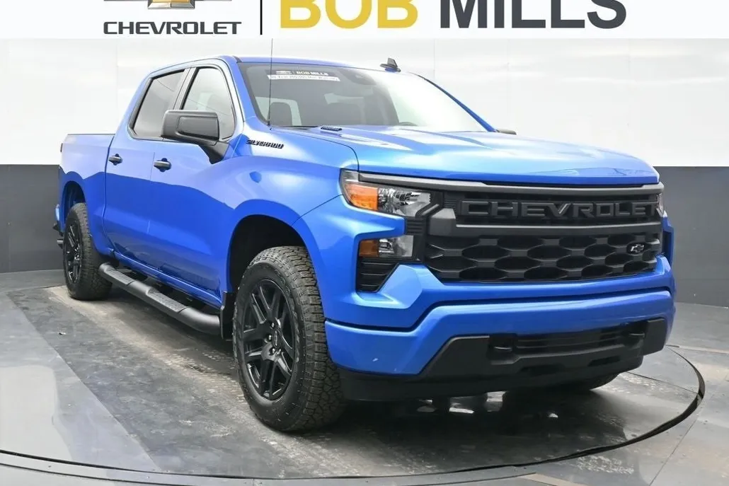 2025 Chevrolet Silverado 1500 Custom photo 1