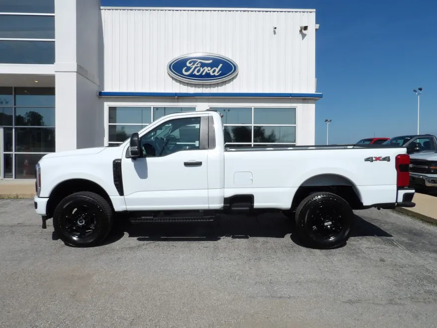 2025 Ford F-350 photo 1