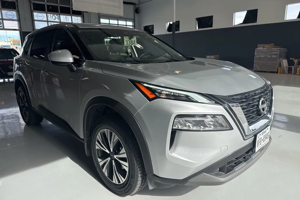 2023 Nissan Rogue SV photo 1