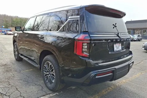 2025 Nissan Armada SL photo 3