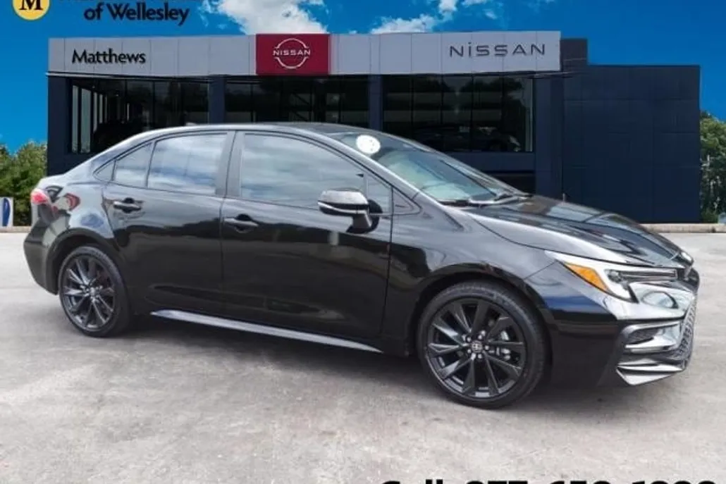 2024 Toyota Corolla SE photo 1
