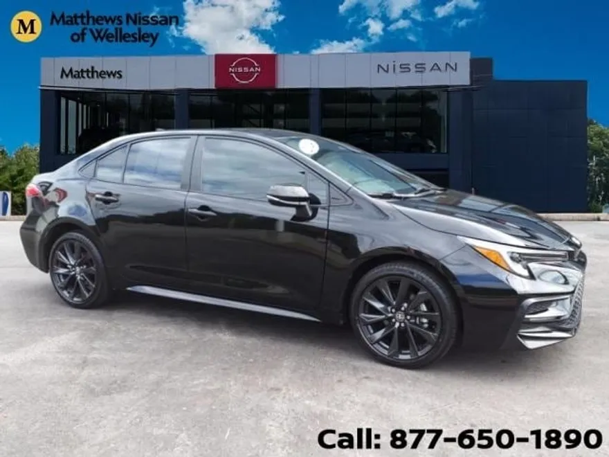 2024 Toyota Corolla SE photo 1