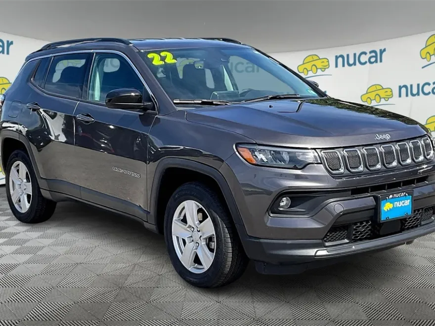 2022 Jeep Compass Latitude photo 1