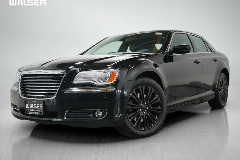2013 Chrysler 300 Base photo 1