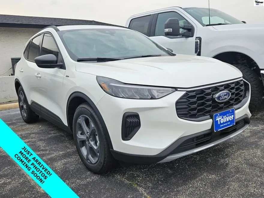 2025 Ford Escape ST-Line photo 1