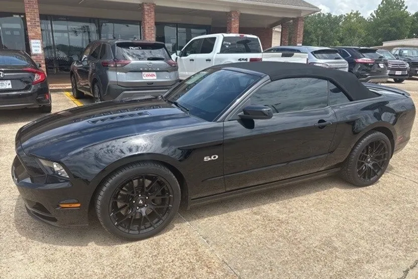 2014 Ford Mustang GT Premium photo 1