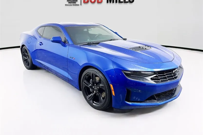 2023 Chevrolet Camaro LT1 photo 1