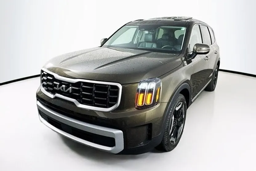 2025 Kia Telluride S photo 1