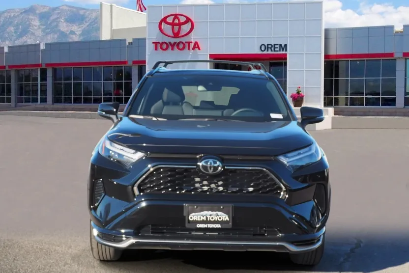 2025 Toyota RAV4 Hybrid SE photo 1