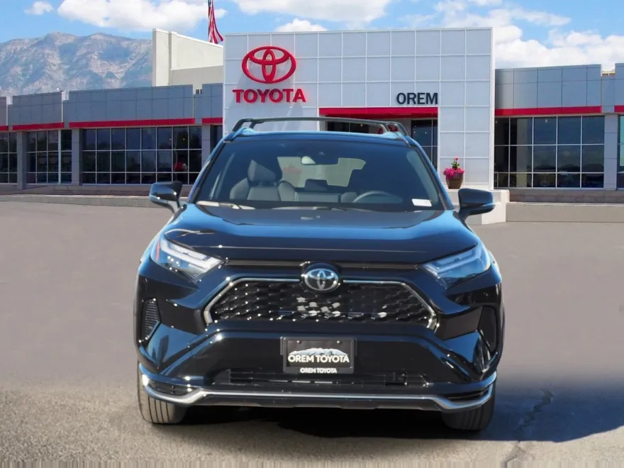 2025 Toyota RAV4 Hybrid SE photo 1